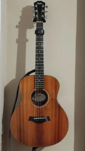 Violão Taylor GS Mini Koa com ES2