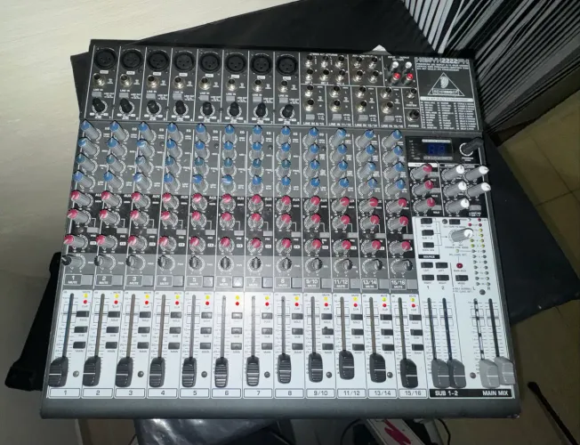 Mesa de som Yamaha 16 Canais