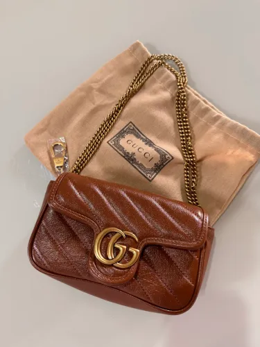 Bolsa Gucci tiracolo Pequena marrom
