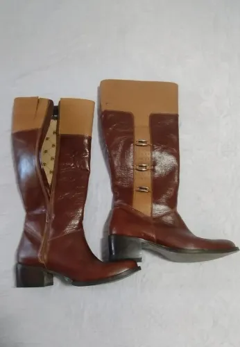 Bota feminina cano longo estilo montaria couro legítimo Tam 38