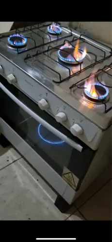 Fogão 5 bocas e forno