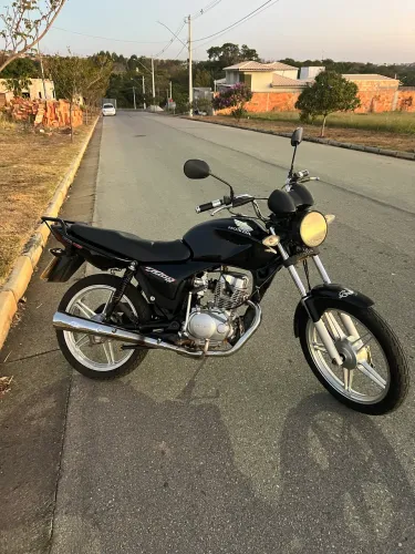 Vendo titan 150 2005