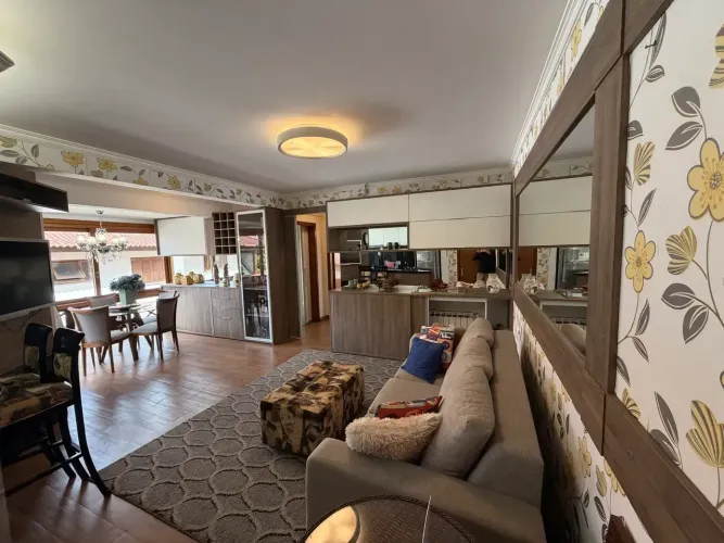 Apartamento de 101m² em Gramado | 2 Dormitórios, Suíte com Banheira, 2 Vagas e Mobiliado