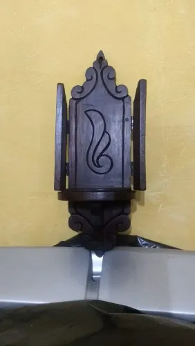 Oratório de parede em madeira antiga 