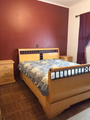 Cama Queen de madeira