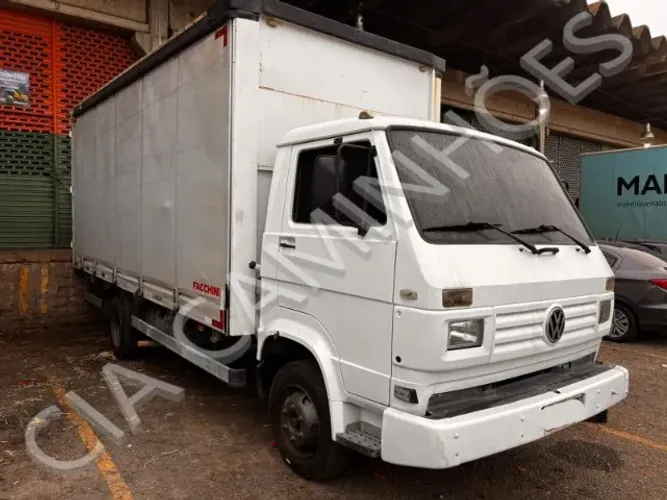VW 7-100 ANO 94/95 BAU SIDER 5,20M