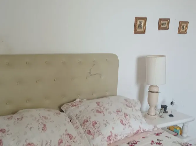 Quarto arejado e seguro em Santa Teresa.
