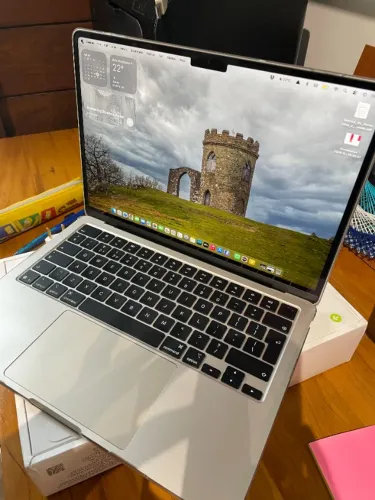 Macbook Air A3240