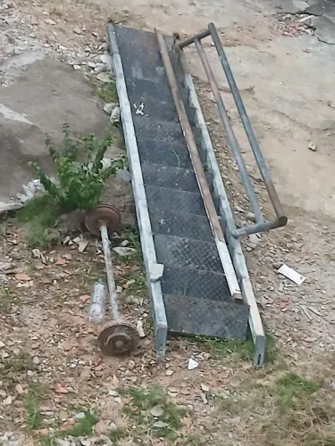 Vende se escada no precinho