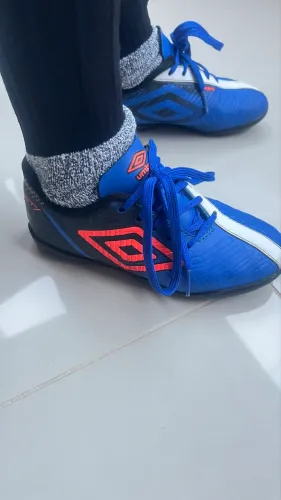 Chuteira Infantil Umbro (n° 28)