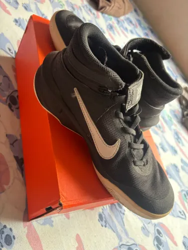 tênis de basquete tamanho 35