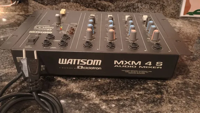 Mesa de som Wattson