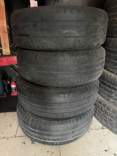 04 Pneus Usados e Rodas ARO 15