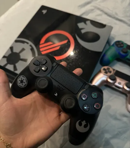 Ps4 pro 2tb star wars