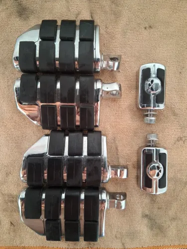 Jogo de pedal skull para harley fatboy 2006 a 2009