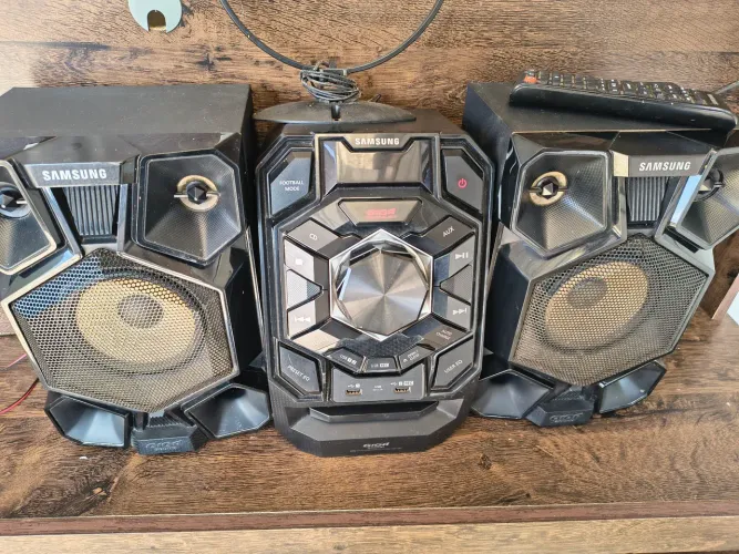 Mini System Samsung Giga Sound Blast 200W RMS (MX-J640)