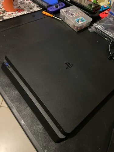 PlayStation 4 slim