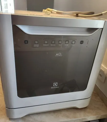 Lava-louças Electrolux 8 serviços