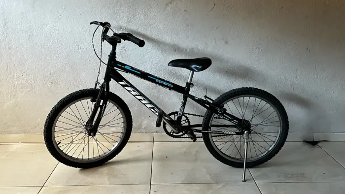 BICICLETA ARO 20 SEMI NOVA 