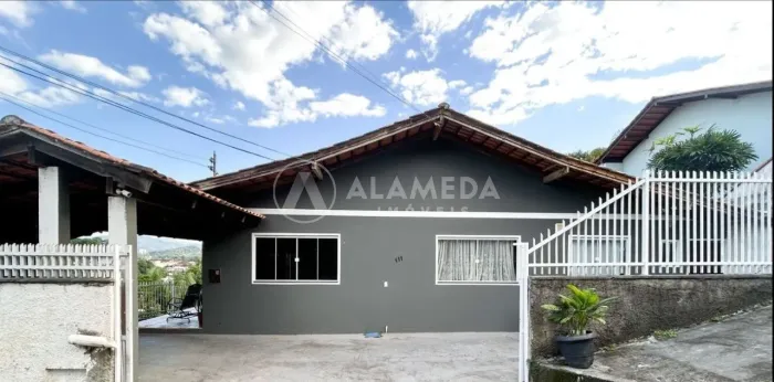CASA A VENDA NO BAIRRO ITOUPAVA NORTE!