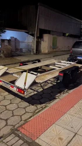 Reboque carretinha plataforma