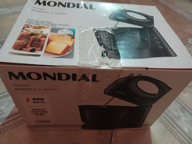  estou vendendo esta  a batideira.