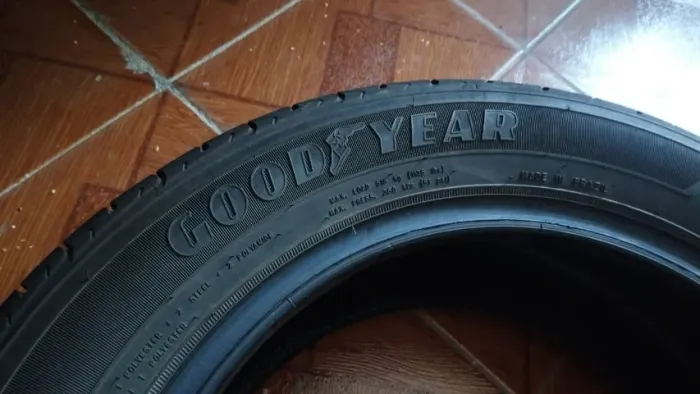 Pneu 195/55 R15 Goodyear 85H - Meia Vida - R$ 190 cada