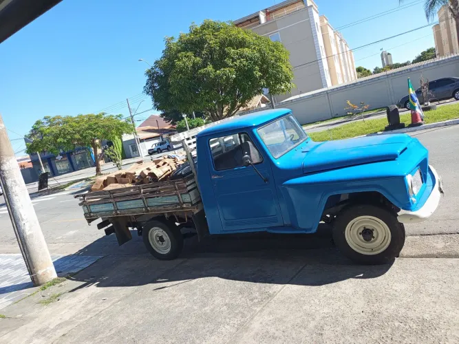 Ford F-75 4X4 2.3 1972