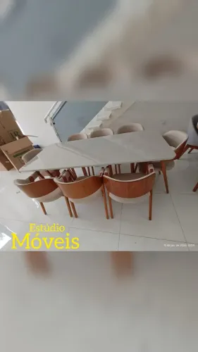 Mesa de Jantar com 08 lugares