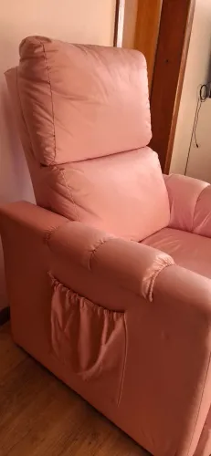 POLTRONA CONFORTÁVEL RECLINÁVEL