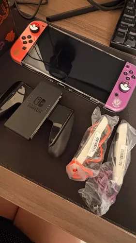 Nintendo Switch Edição Especial Pokémon Scarlet & Violet