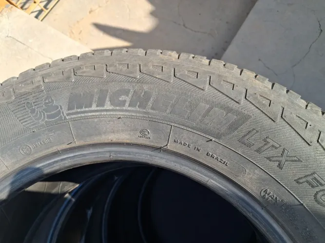 Pneus Michelin 215 X 65 X 16