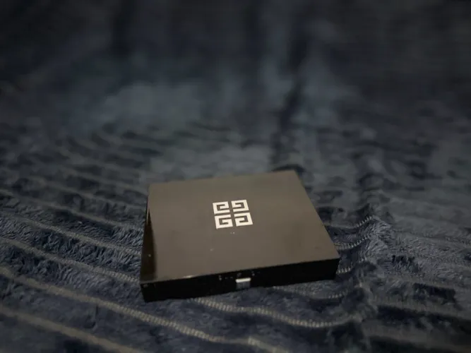 Esta é a luxuosa paleta de sombras Le 9 de Givenchy.