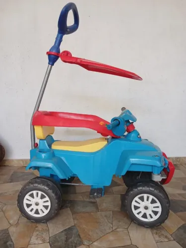 Quadriciclo Bandeirante Super Quad carrinho com pedal