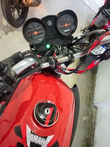 Moto YBR Wamaha 125 Factor