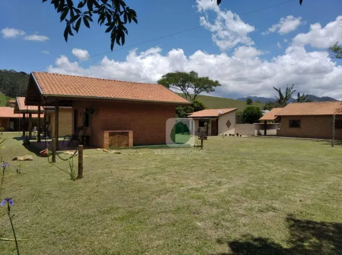 Chalés e casa sede à venda por R$ 1.500.000 - Quilombo - São Bento do Sapucaí/SP