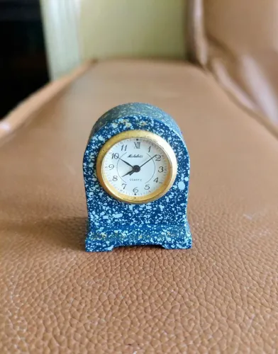 Pequeno relógio de mesa antigo Michelotti