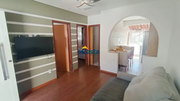 Casa de 2 Quartos com Quintal e 2 Vagas no Bairro Senhora de Fátima