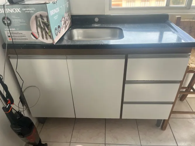 Cozinha, balcão e aéreo