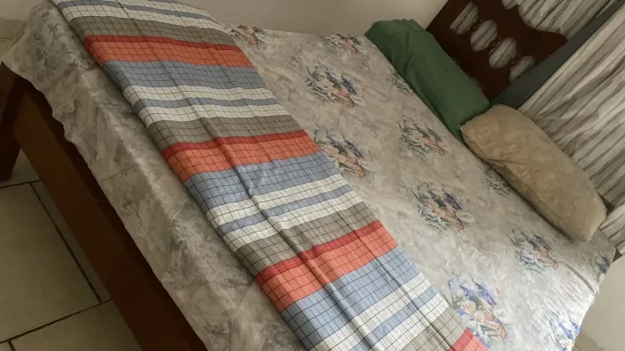 Cama de madeira