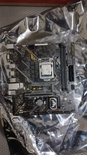 Placa Mãe ASUS TUF H310M-PLUS + Processador Intel Core i7-8700