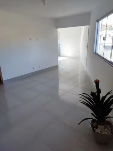 Apartamento Amplo (77m²) - Jd. Califórnia - Custo de Condomínio Zero!