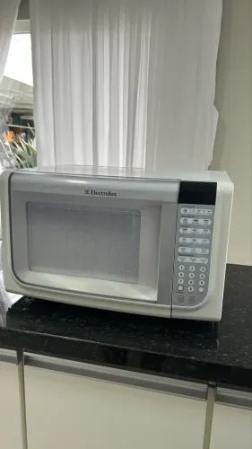 Microondas Electrolux 31L em bom estado