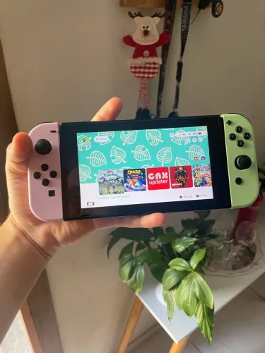 Nintendo Switch Edição Animal Crossing 256GB