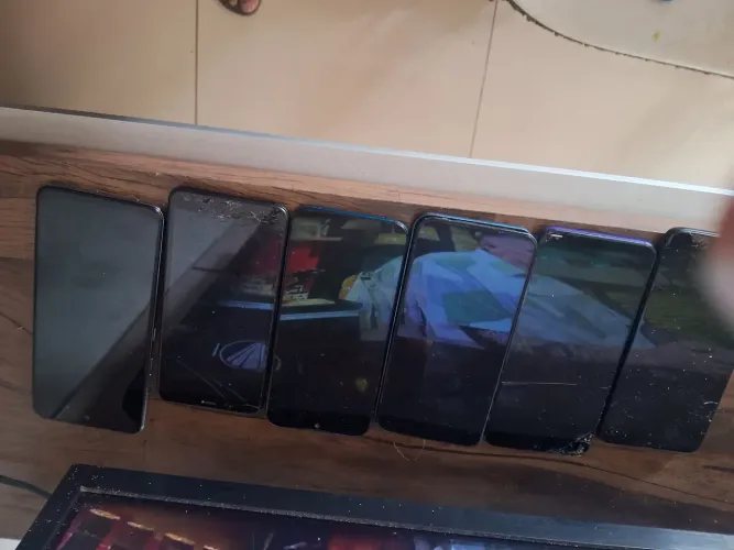 Lote de celular com defeitos