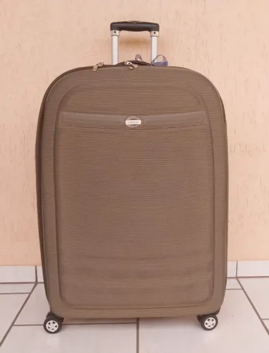 Mala para viagem tamanho grande - 32 Kg - Desapego - Em perfeito estado!