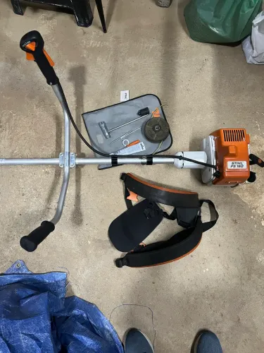 Roçadeira Sthil FS160 muito nova