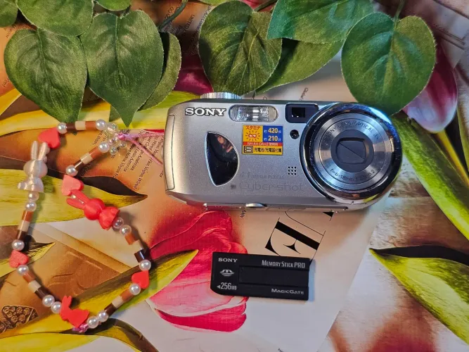 Camera sony cybershot p73