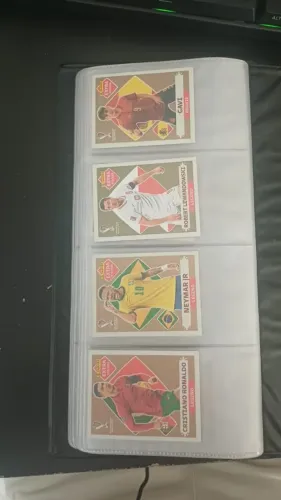 Figurinhas Extras Legends Da copa de 2022 e de 2026