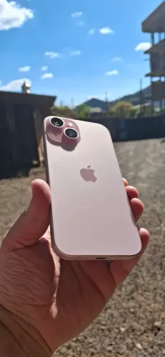 IPHONE 15 125gb ROSA ACOMPANHA CAPA E CARREGADOR ORIGINAL